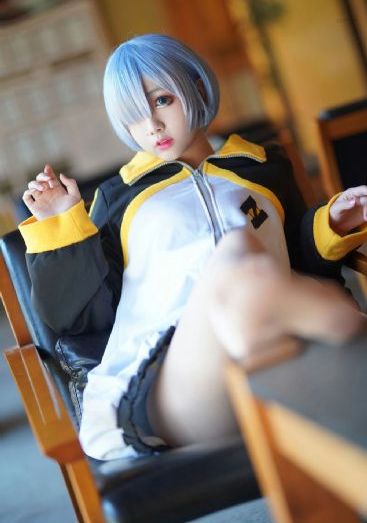 不系红扣的女孩完整版_完整版高清下载