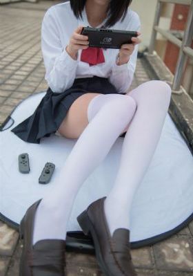 多男一女舌头伺候小核app_在线观看视频
